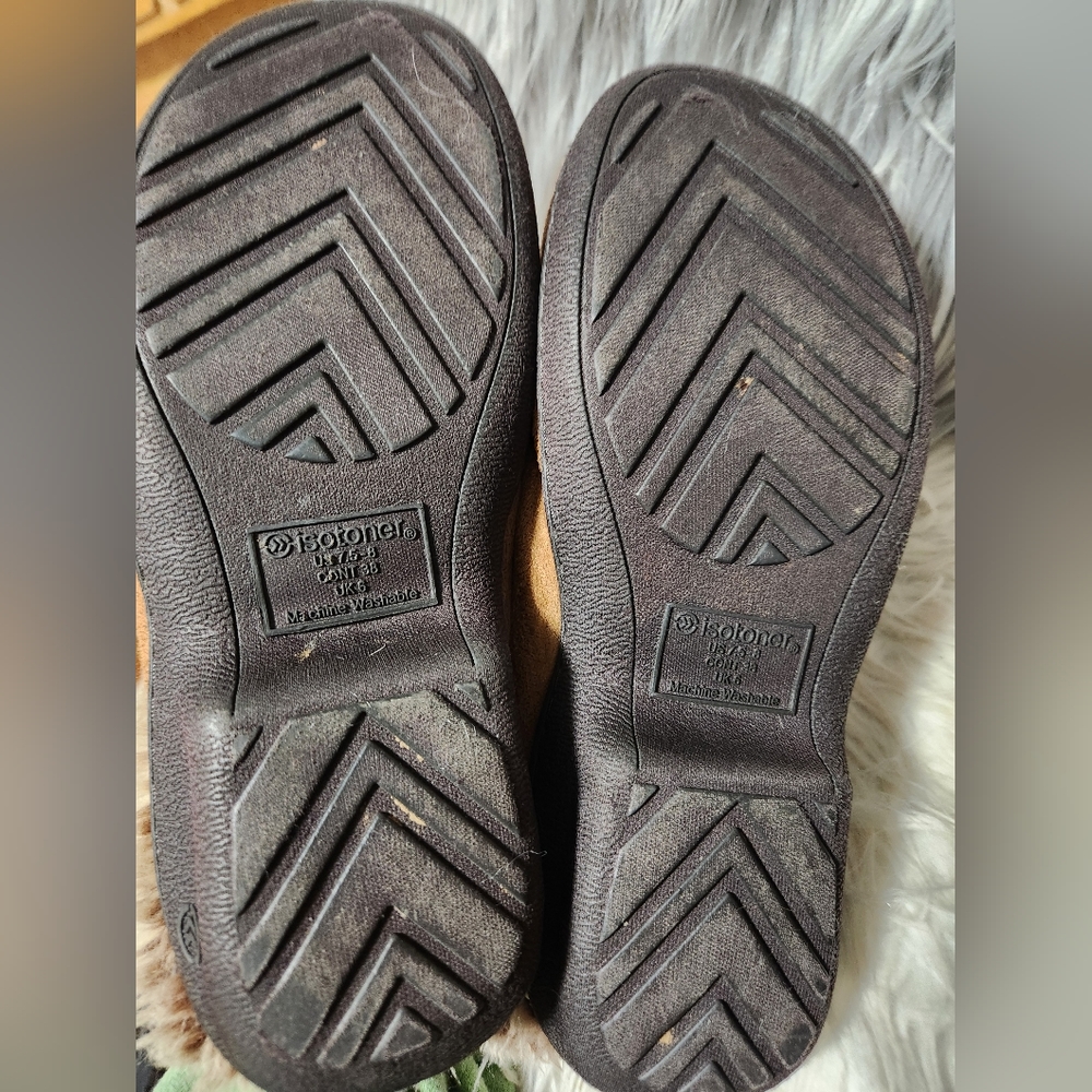 Isotoner/ Microsuede Slippers - Picture 6 of 6